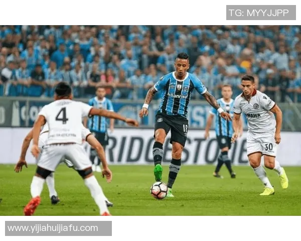 弗鲁米嫩主场迎战格雷米奥期待一场精彩的巴西足球对决 弗鲁米嫩主场迎战格雷米奥期待一场精彩的巴西足球对决